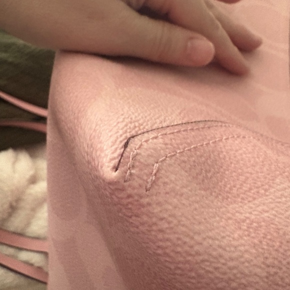 City Tote Bag In Signature Canvas - Picture 5 of 14